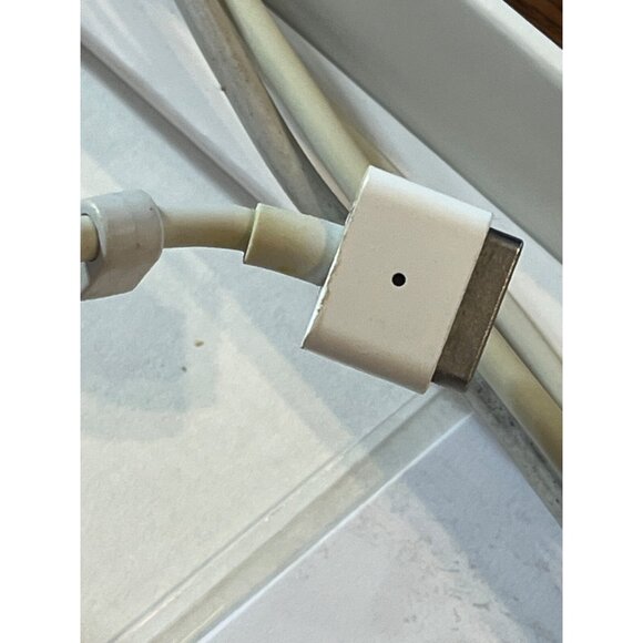 Apple MagSafe 2 85W Power Adapter (MD506LL/A) for MacBook Pro White Office Work - Picture 6 of 14